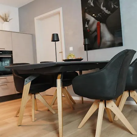 Lägenhet Paderborn-oase Mit Kamin-balkon-stilvolles Zuhause-24 -7 Self Check In, Kostenloser Parkplatz