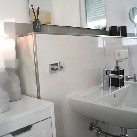Paderborn-oase Mit Kamin-balkon-stilvolles Zuhause-24 -7 Self Check In, Kostenloser Parkplatz Appartamento *